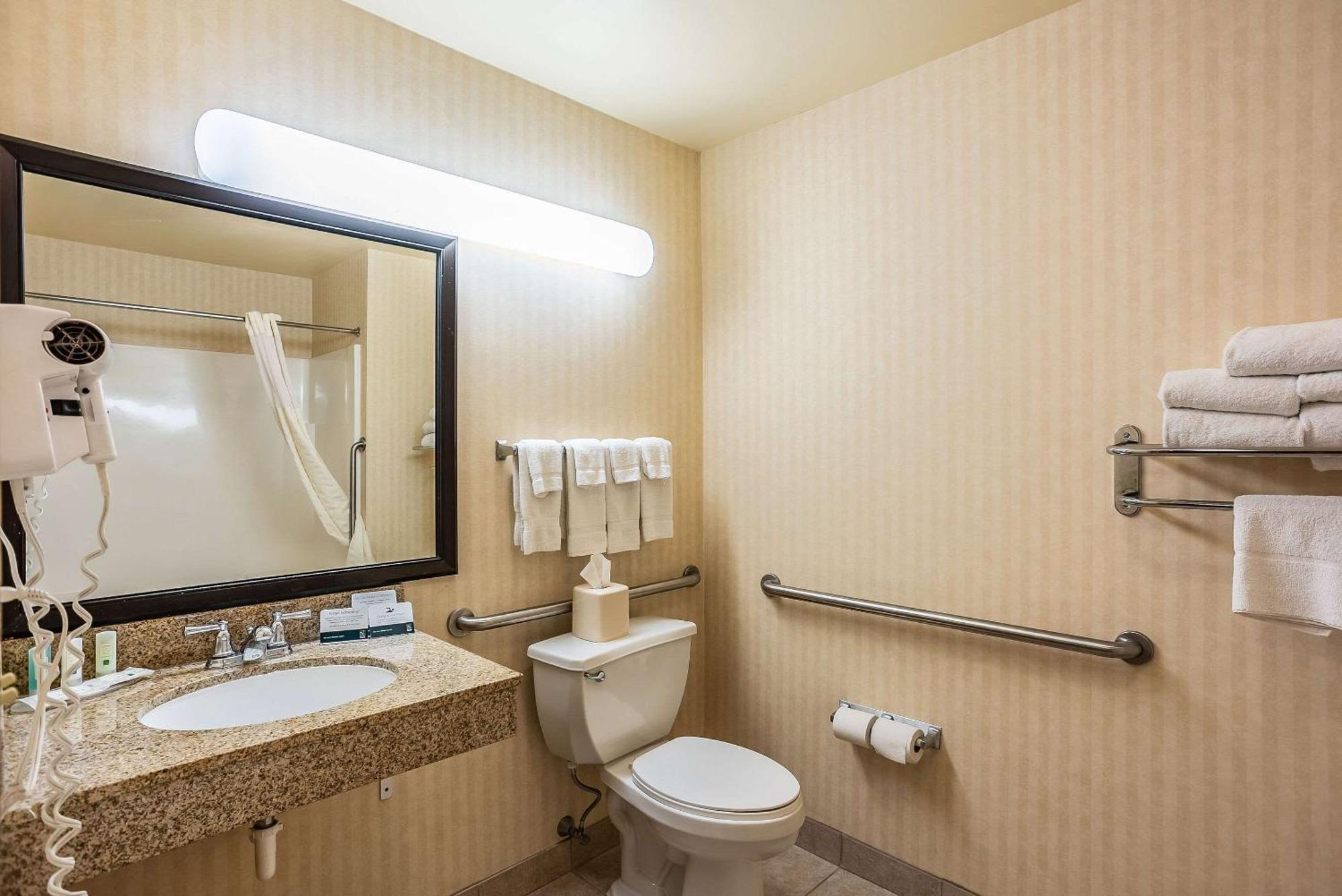 Quality Inn & Suites Hannibal Bagian luar foto