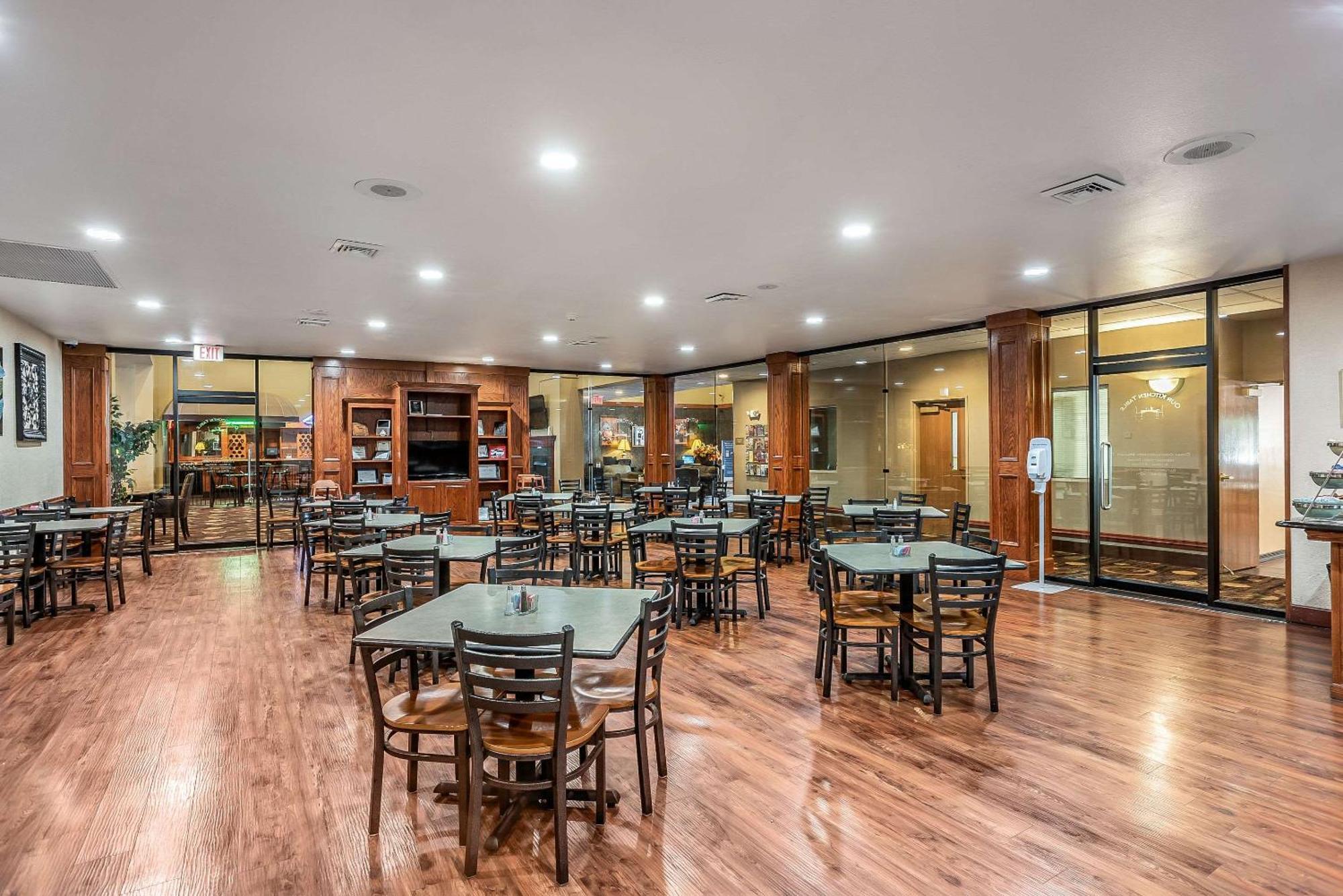 Quality Inn & Suites Hannibal Bagian luar foto