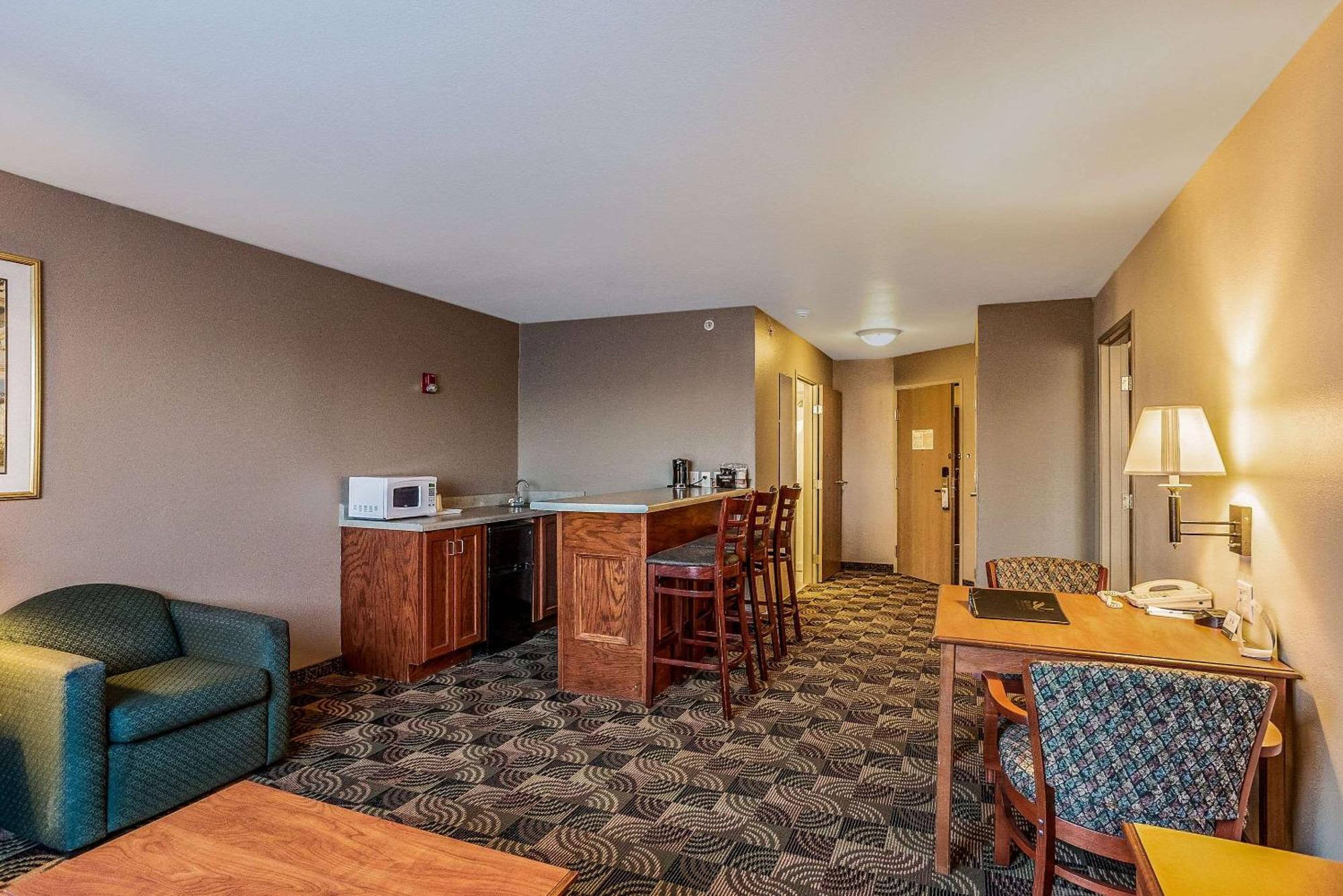 Quality Inn & Suites Hannibal Bagian luar foto