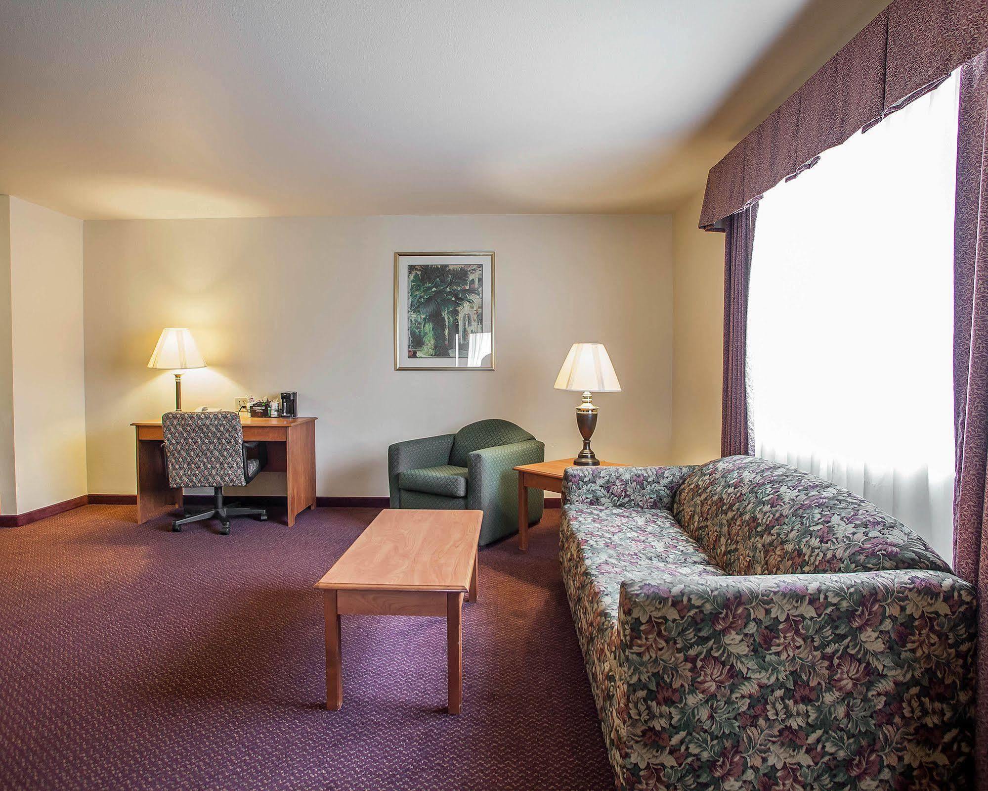 Quality Inn & Suites Hannibal Bagian luar foto