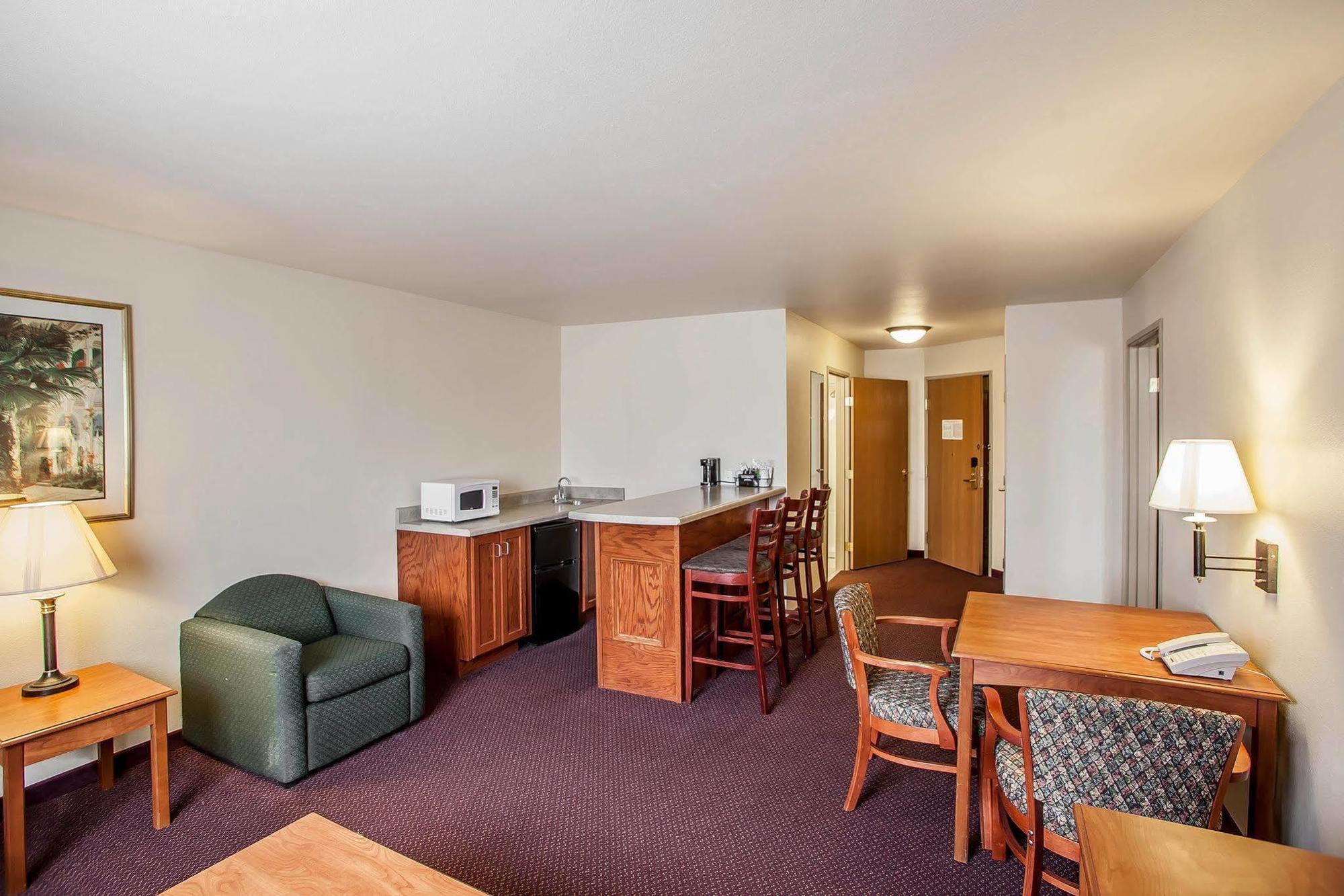 Quality Inn & Suites Hannibal Bagian luar foto