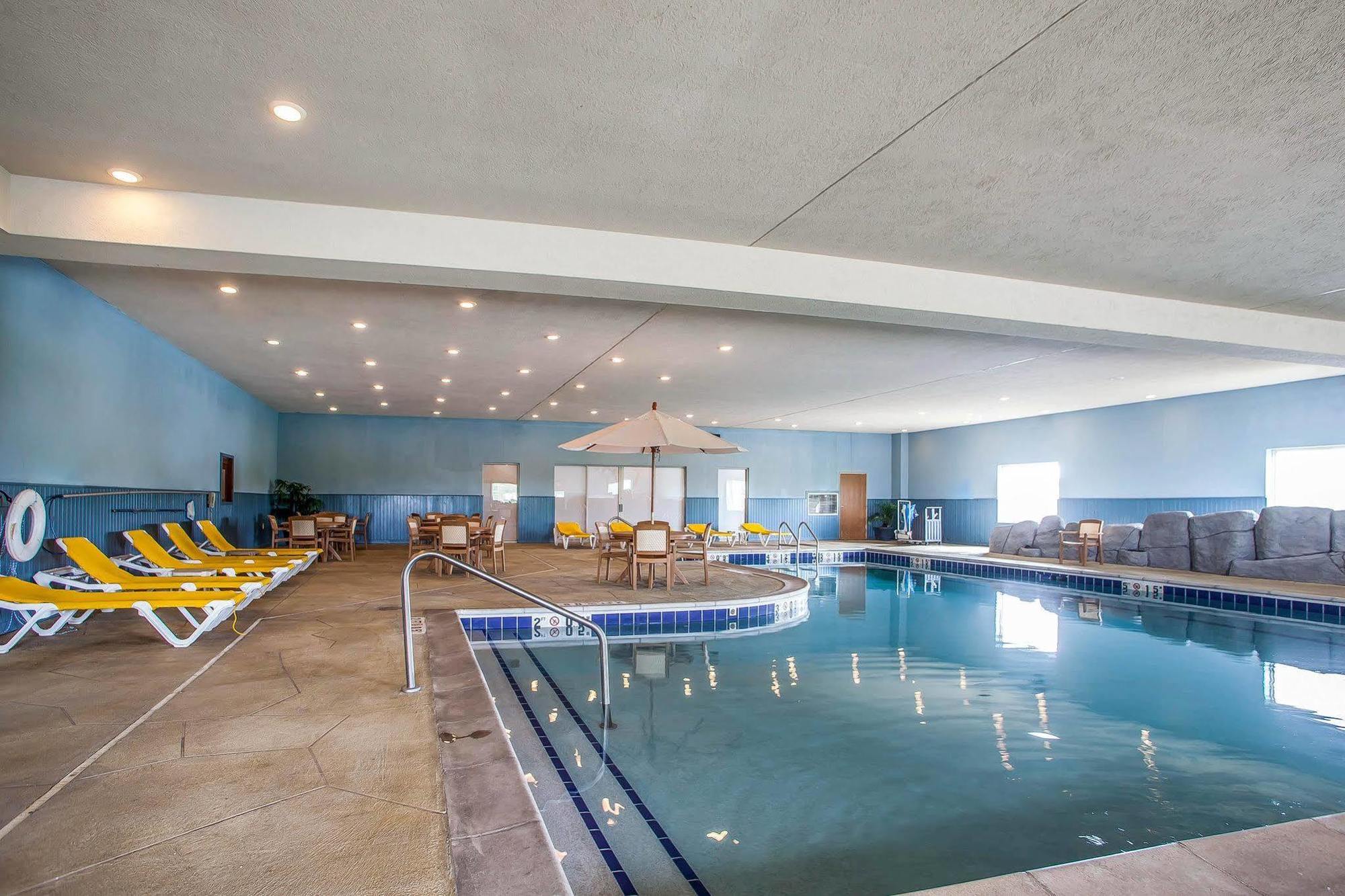 Quality Inn & Suites Hannibal Bagian luar foto